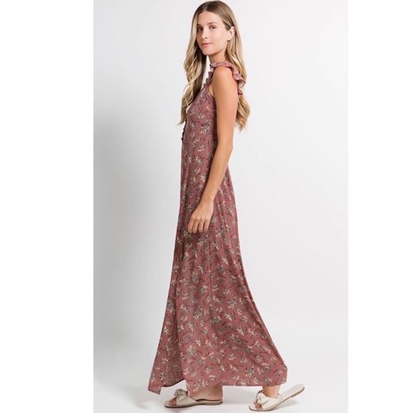 Like new- Flutter Sleeve Floral Maxi Dress - Picture 2 of 12